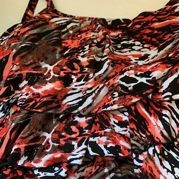 Simon Chang ruffled tankini top with adjustable straps, moulded cups - Picture 8 of 8